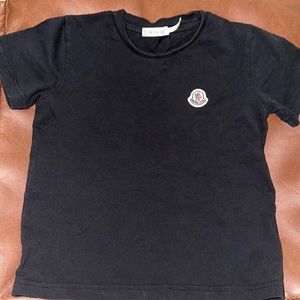 Moncler size 4t boys toddler black T-shirt